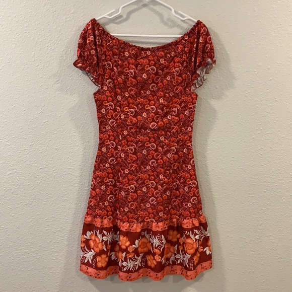 Pretty Red Flower Dress Size S NWT - Picture 2 of 3